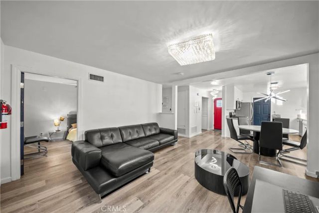 27215 Barada Avenue, Saugus, CA 91350