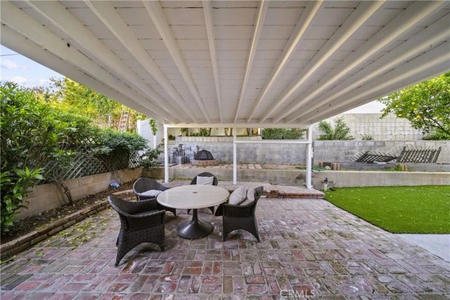 27215 Barada Avenue, Saugus, CA 91350