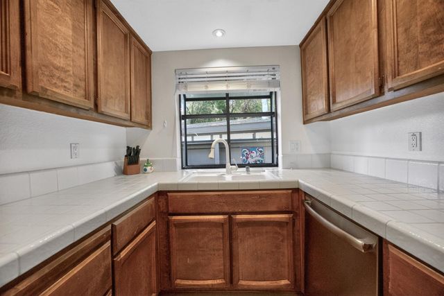 6349 Slippery Creek Ln, Citrus Heights, CA 95621