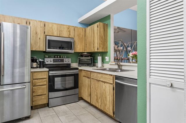 12602 CASTLE HILL DRIVE, Tampa, FL 33624