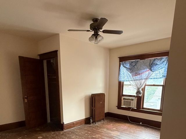 468 Locust Street, Elgin, IL 60123