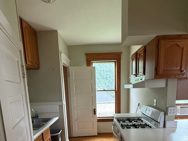 468 Locust Street, Elgin, IL 60123