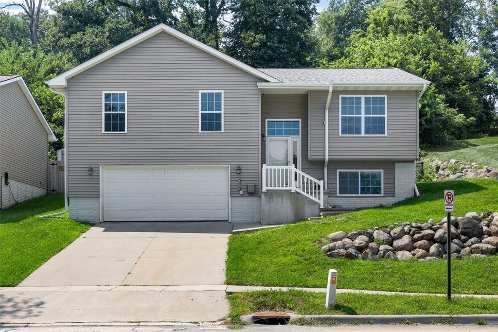 1130 13th Street NW, Cedar Rapids, IA 52405