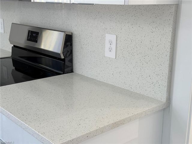 207 W 15th ST, Lehigh Acres, FL 33972