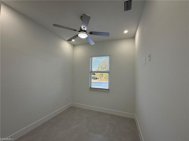 207 W 15th ST, Lehigh Acres, FL 33972