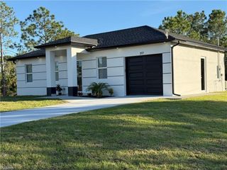 207 W 15th ST, Lehigh Acres, FL 33972