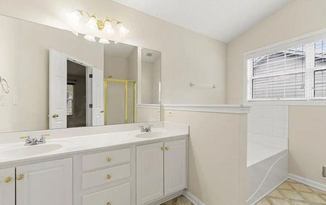 4450 Bradstone NW Trace, Lilburn, GA 30047