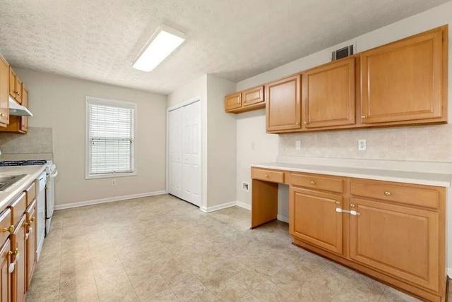 4450 Bradstone NW Trace, Lilburn, GA 30047