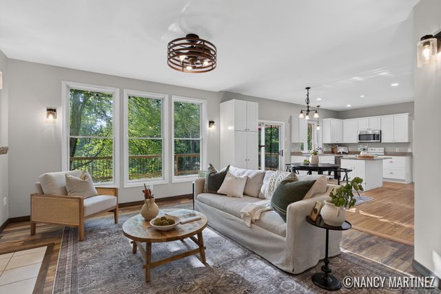 2554 Woodcreek Court Se, City Of Kentwood, MI 49546