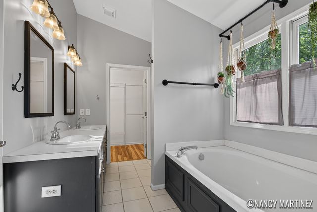 2554 Woodcreek Court Se, City Of Kentwood, MI 49546