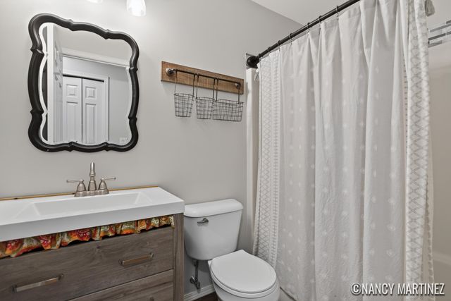 2554 Woodcreek Court Se, City Of Kentwood, MI 49546