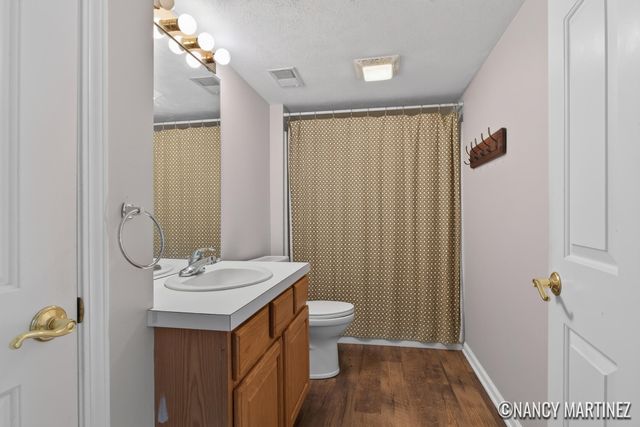 2554 Woodcreek Court Se, City Of Kentwood, MI 49546