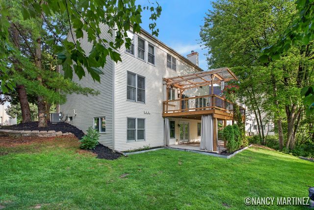 2554 Woodcreek Court Se, City Of Kentwood, MI 49546