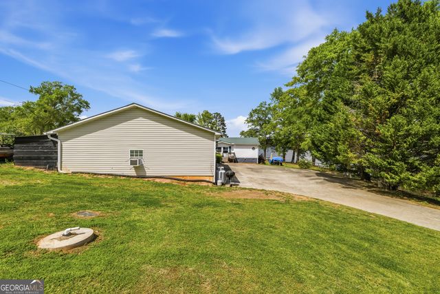1052 Crooked Creek Road, Eatonton, GA 31024