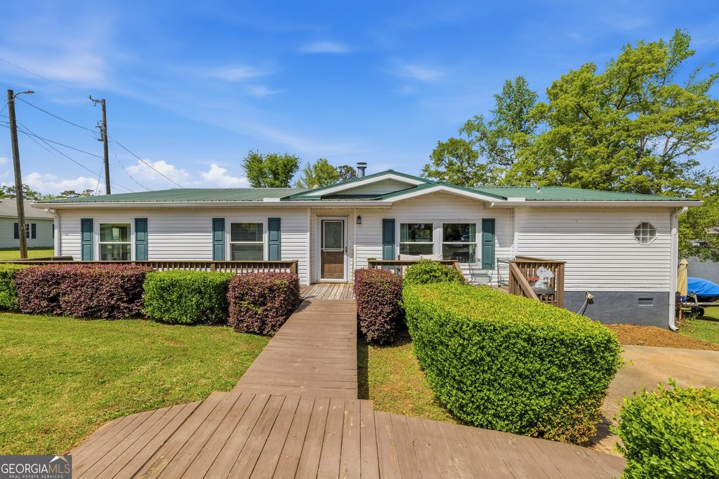1052 Crooked Creek Road, Eatonton, GA 31024