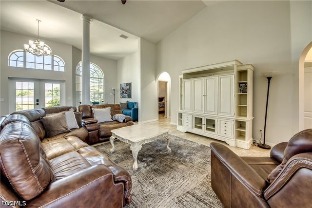 2319 NE 19th ST, Cape Coral, FL 33909