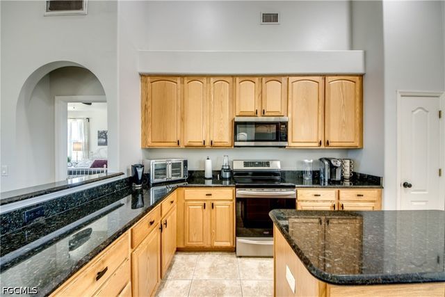 2319 NE 19th ST, Cape Coral, FL 33909