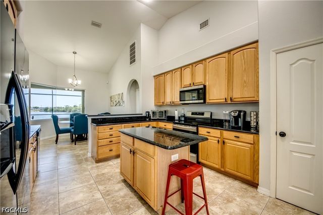 2319 NE 19th ST, Cape Coral, FL 33909