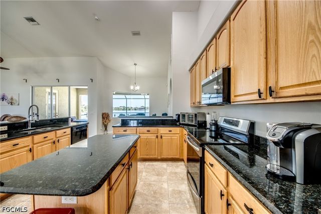 2319 NE 19th ST, Cape Coral, FL 33909