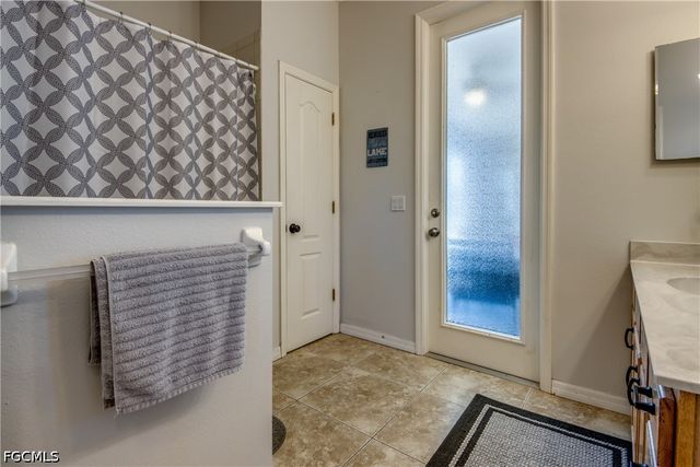 2319 NE 19th ST, Cape Coral, FL 33909