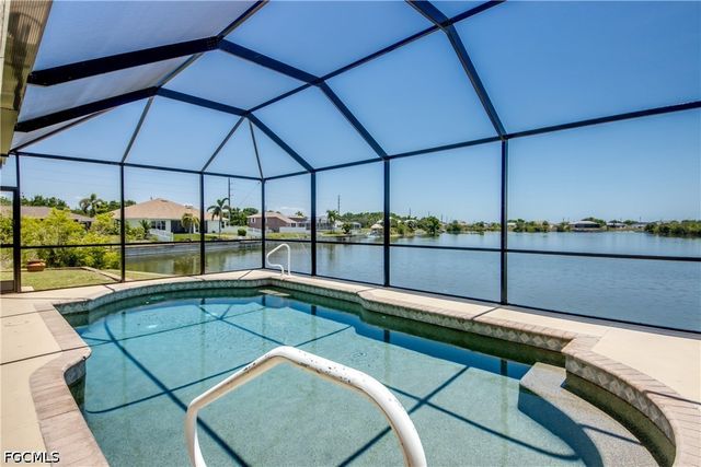 2319 NE 19th ST, Cape Coral, FL 33909