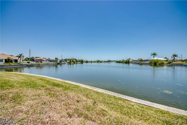 2319 NE 19th ST, Cape Coral, FL 33909