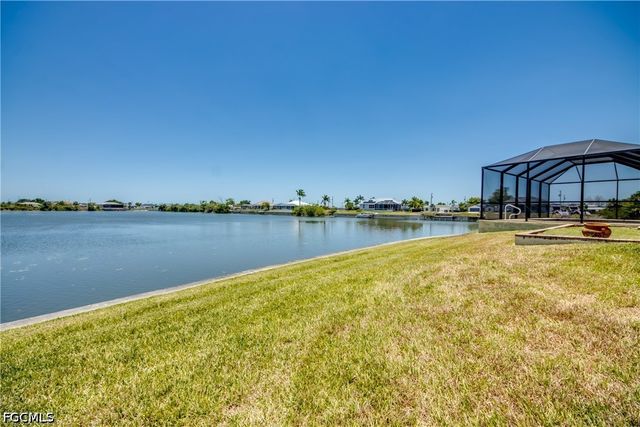 2319 NE 19th ST, Cape Coral, FL 33909