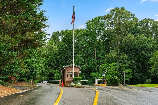 1247 Newport Drive, Ellijay, GA 30540