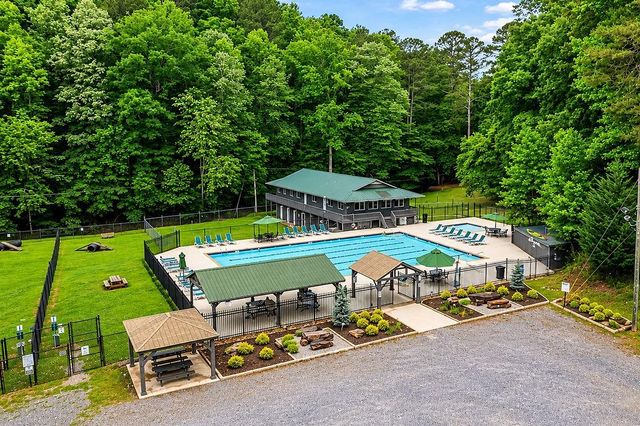 1247 Newport Drive, Ellijay, GA 30540