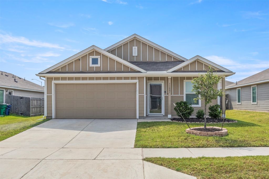 11807 Marcellus Way, Justin, TX 76247