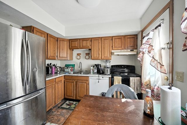 110 Lamplighter Ln C, Springfield, MA 01119