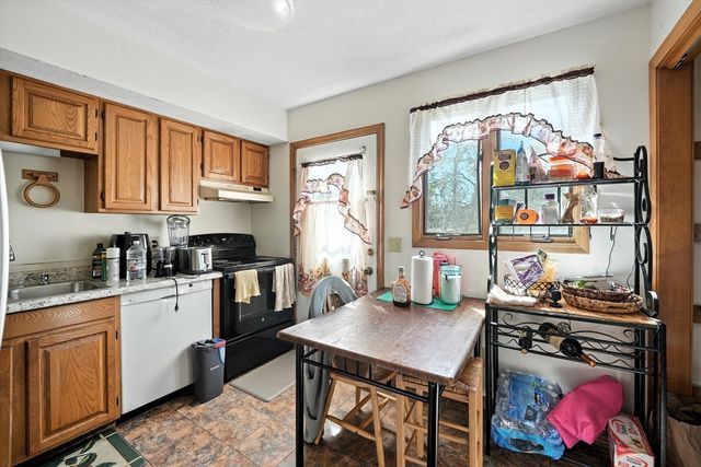 110 Lamplighter Ln C, Springfield, MA 01119