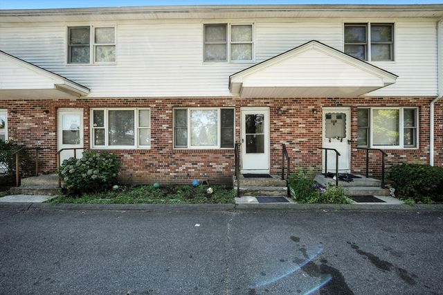 110 Lamplighter Ln C, Springfield, MA 01119