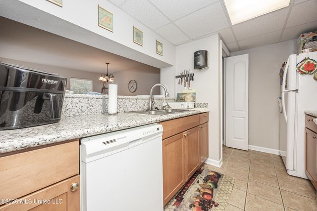 3230 Cumberland Road, 16, Ocean Springs, MS 39564