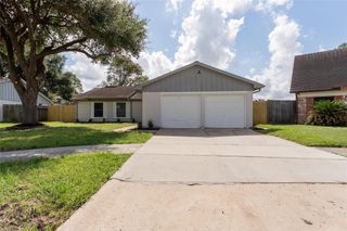15823 Kueben Lane, Houston, TX 77489