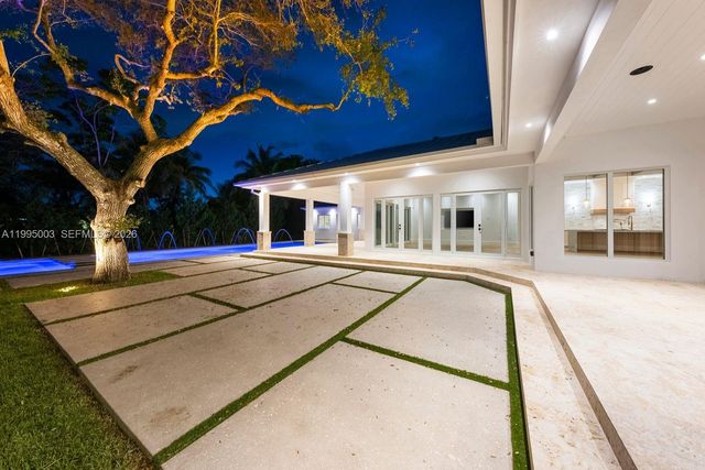 7900 SW 118th St, Pinecrest, FL 33156