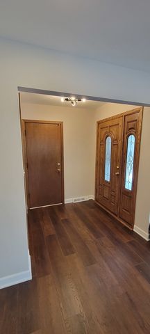 608 Trent Lane, Schaumburg, IL 60193