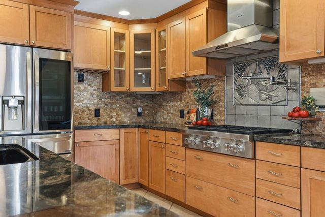 105 Wolcot Ct, Folsom, CA 95630