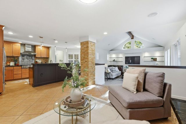 105 Wolcot Ct, Folsom, CA 95630