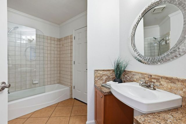 105 Wolcot Ct, Folsom, CA 95630