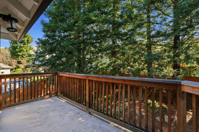 105 Wolcot Ct, Folsom, CA 95630