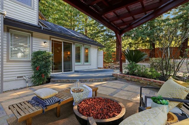 105 Wolcot Ct, Folsom, CA 95630