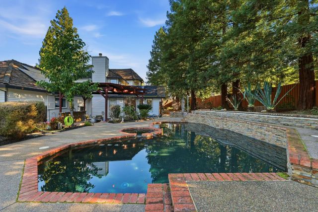 105 Wolcot Ct, Folsom, CA 95630