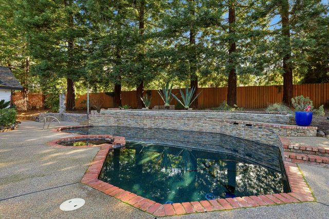 105 Wolcot Ct, Folsom, CA 95630