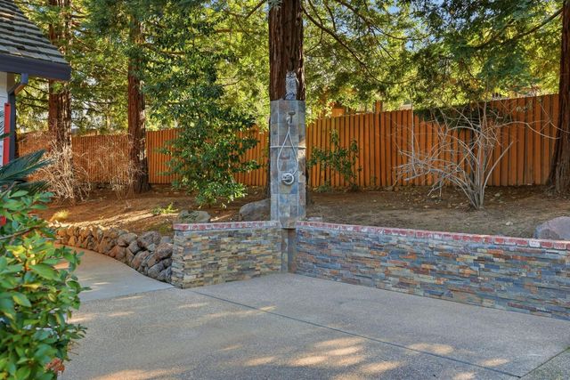 105 Wolcot Ct, Folsom, CA 95630