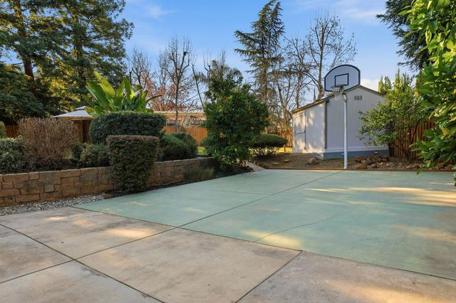 105 Wolcot Ct, Folsom, CA 95630