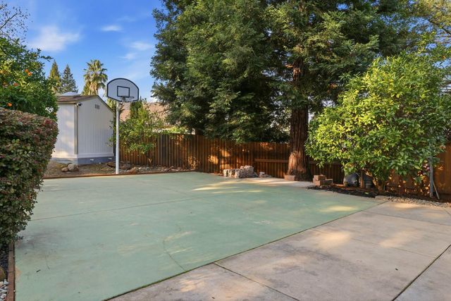 105 Wolcot Ct, Folsom, CA 95630