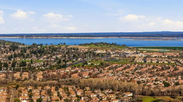 105 Wolcot Ct, Folsom, CA 95630