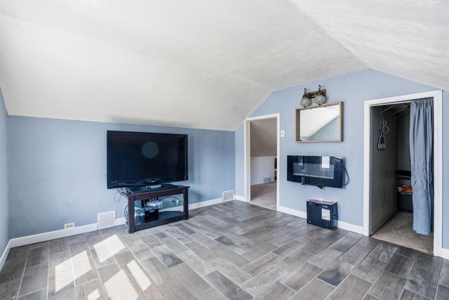 1197 Mclean Avenue, Saint Paul, MN 55106