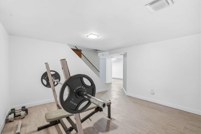 1197 Mclean Avenue, Saint Paul, MN 55106